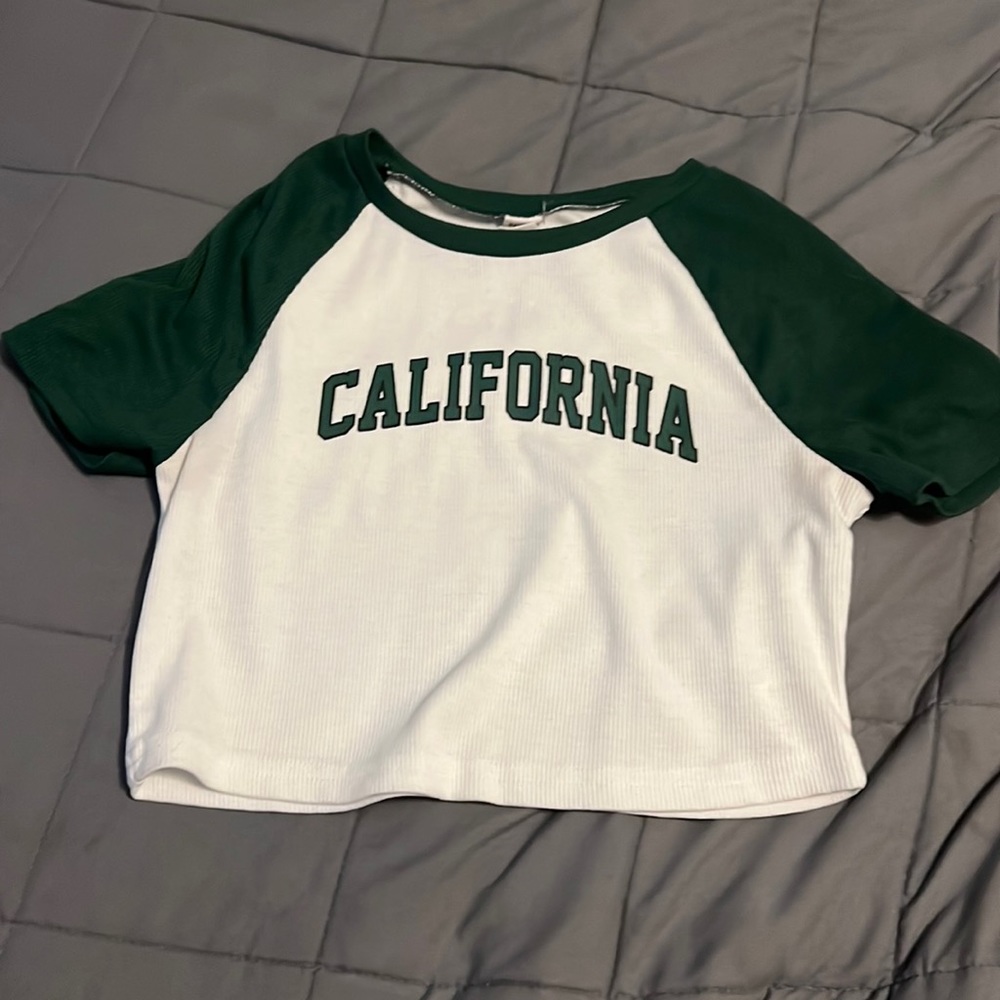 Never worn pretty crop top